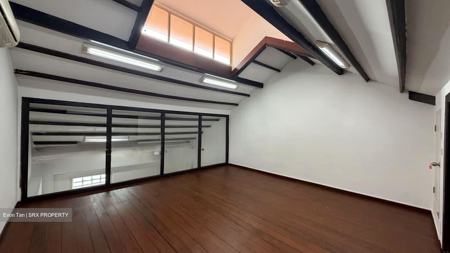 Tras Street (D2), Shop House #605331801